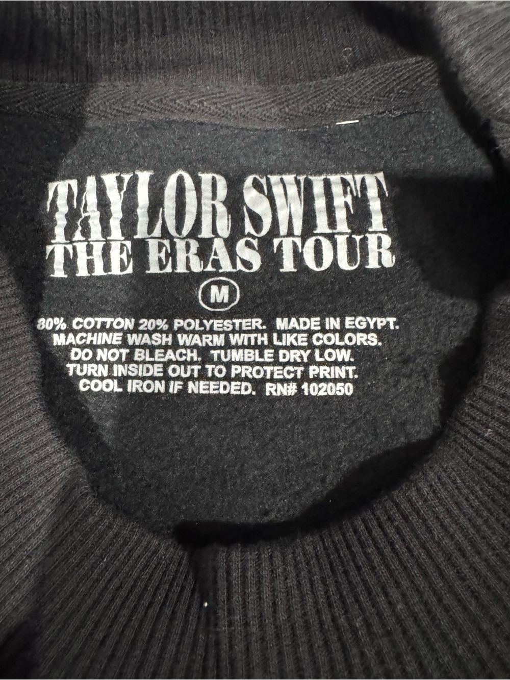 TAYLOR SWIFT • THE ERAS TOUR ALL TOO WELL LIVE PHOTO OVERSIZED CREWNECK (M) - Picture 5 of 9